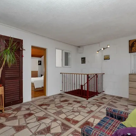 Holiday home Duje *