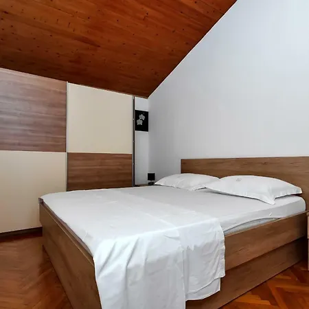 Holiday home Duje Veliko Brdo (Makarska)